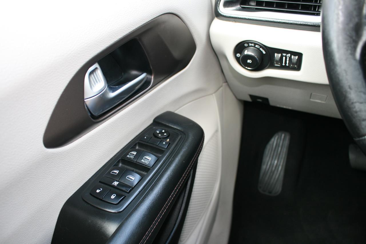 Chrysler Pacifica Touring L FWD 2019