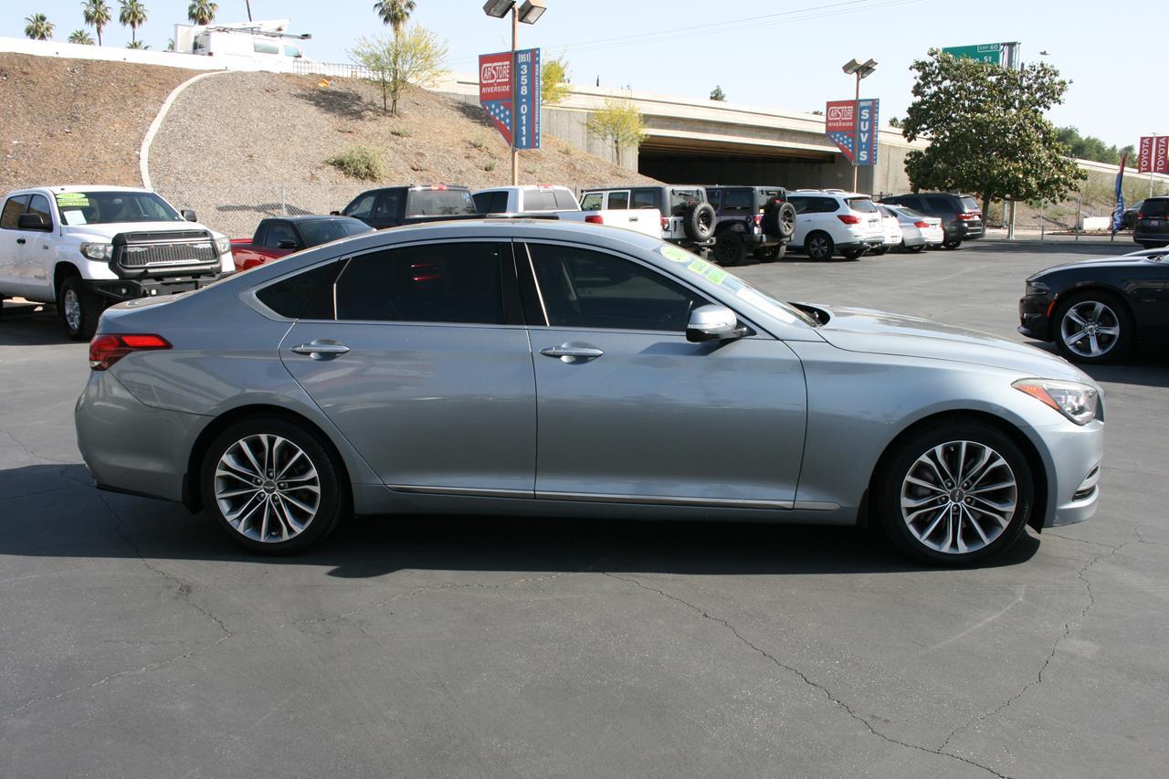 Hyundai Genesis 4dr Sdn V6 3.8L RWD 2016