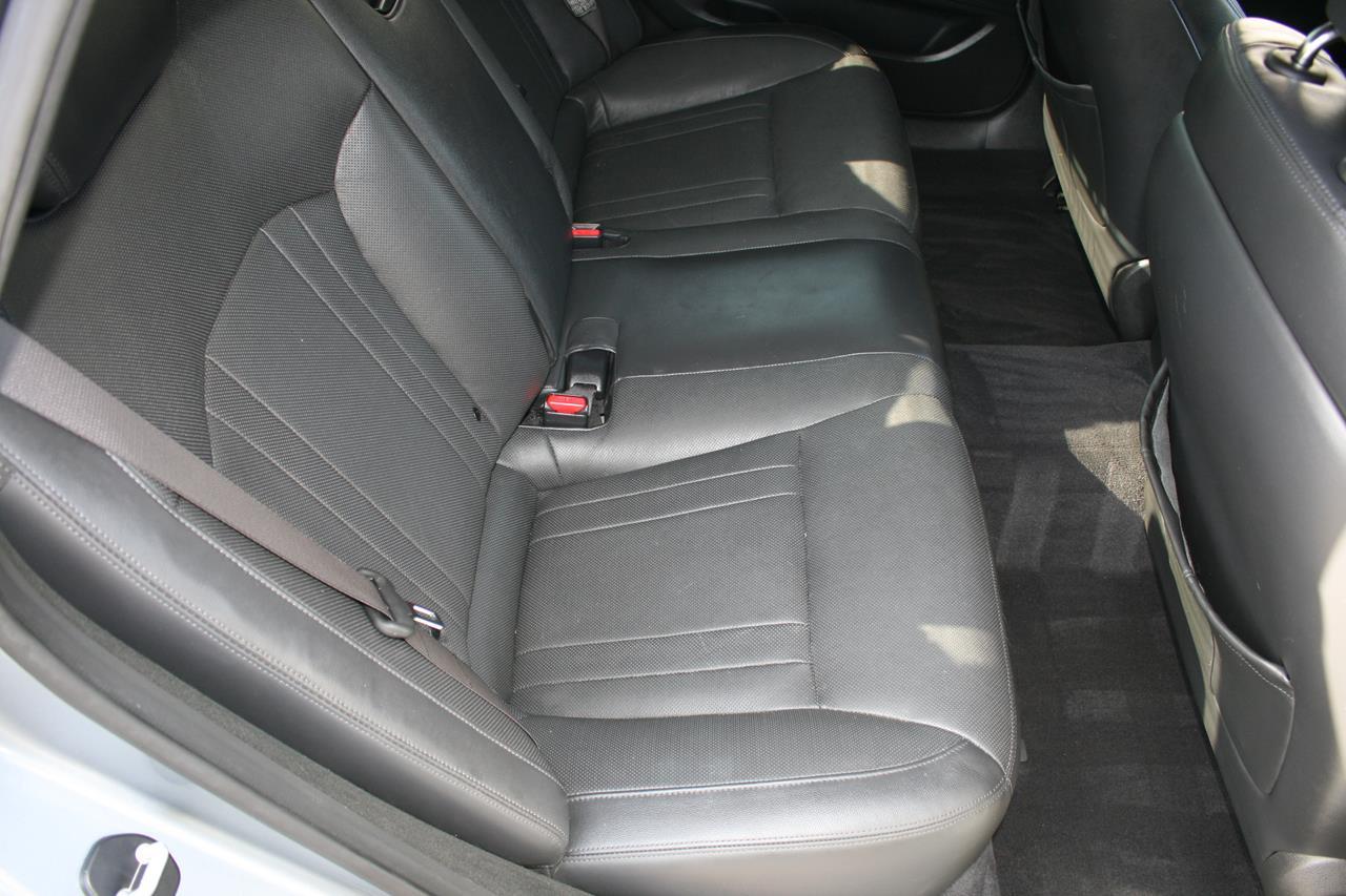 Hyundai Genesis 4dr Sdn V6 3.8L RWD 2016