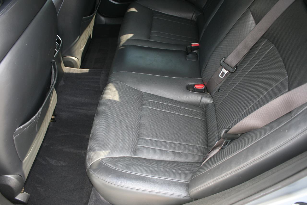 Hyundai Genesis 4dr Sdn V6 3.8L RWD 2016