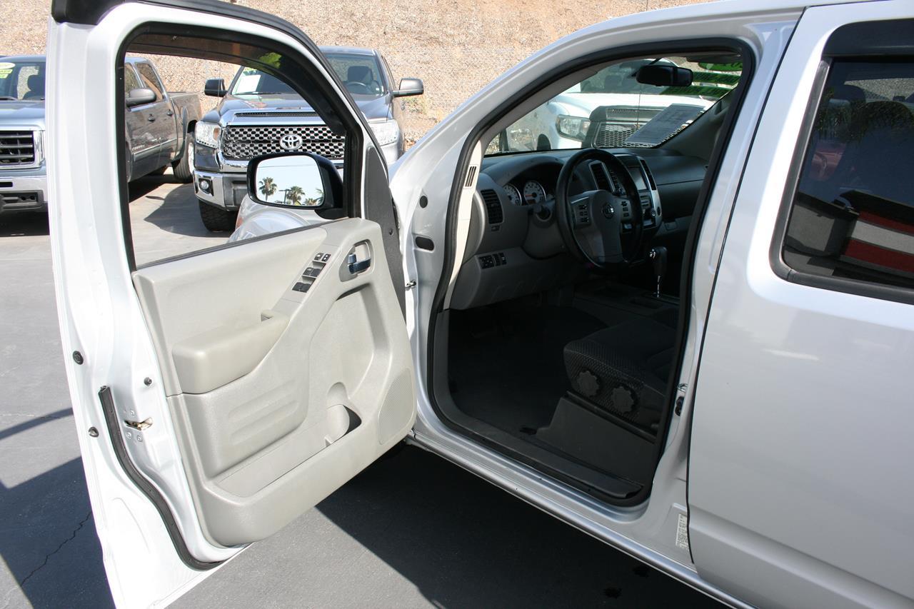 Nissan Frontier Crew Cab 4x2 Desert Runner Auto *Ltd Avail* 2019