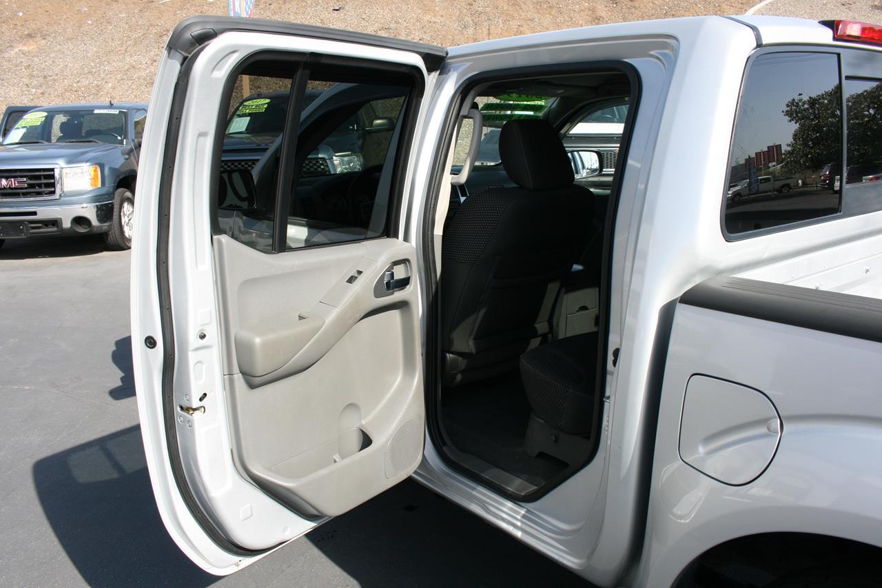 Nissan Frontier Crew Cab 4x2 Desert Runner Auto *Ltd Avail* 2019