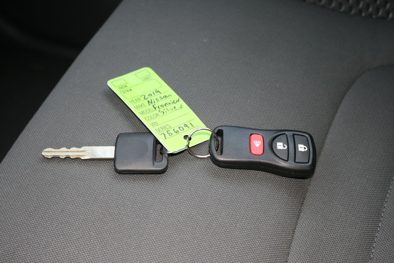 Nissan Frontier Crew Cab 4x2 Desert Runner Auto *Ltd Avail* 2019