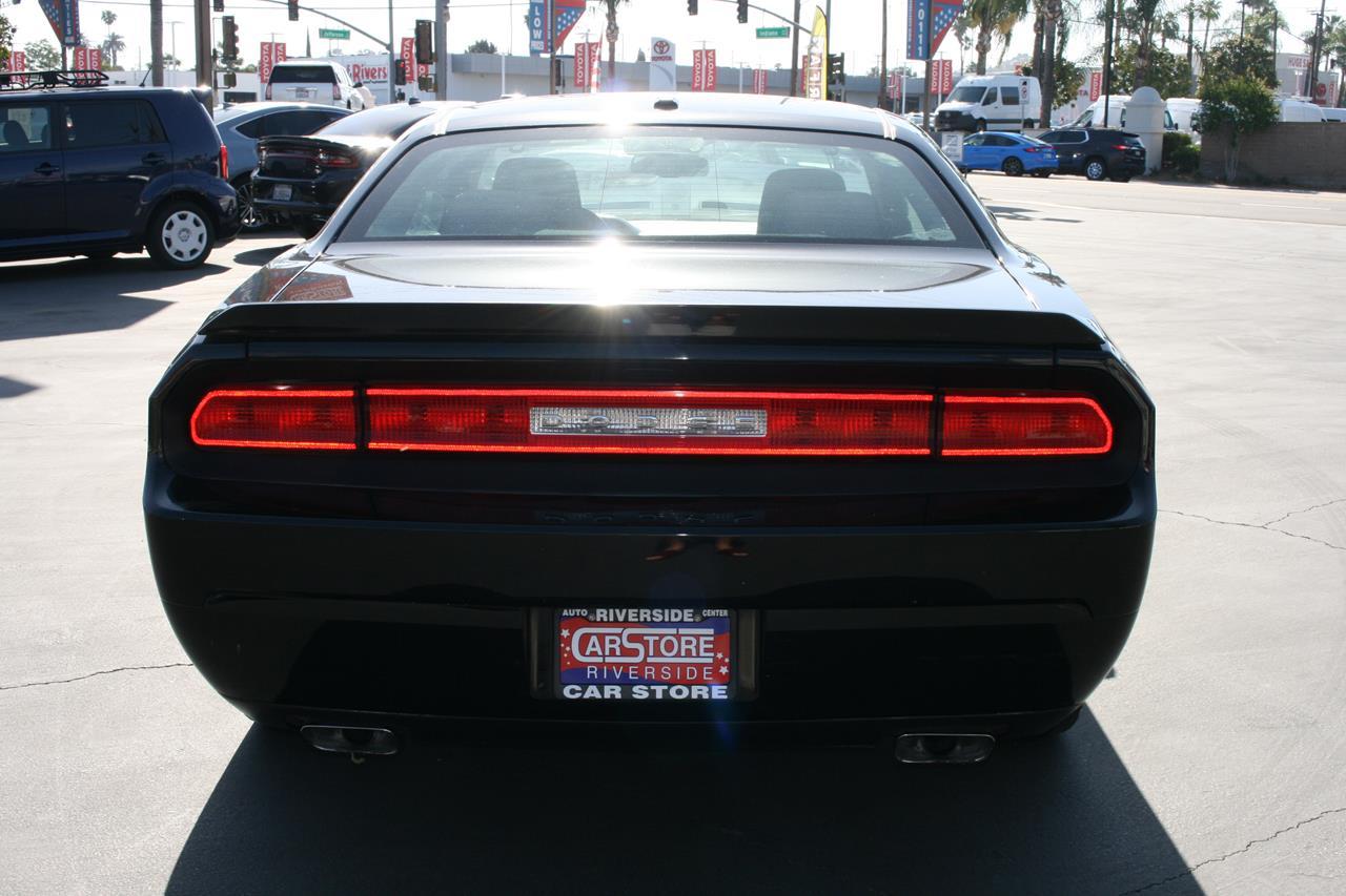 Dodge Challenger 2dr Cpe R/T 2011