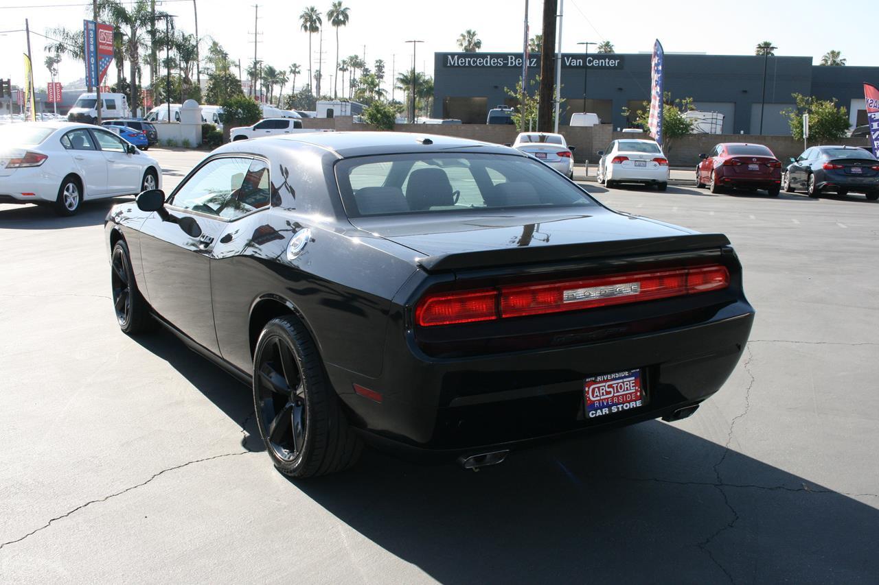 Dodge Challenger 2dr Cpe R/T 2011