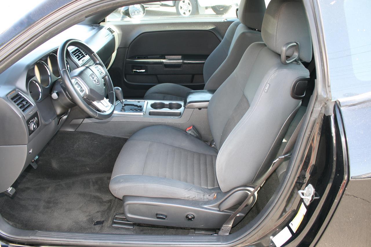 Dodge Challenger 2dr Cpe R/T 2011