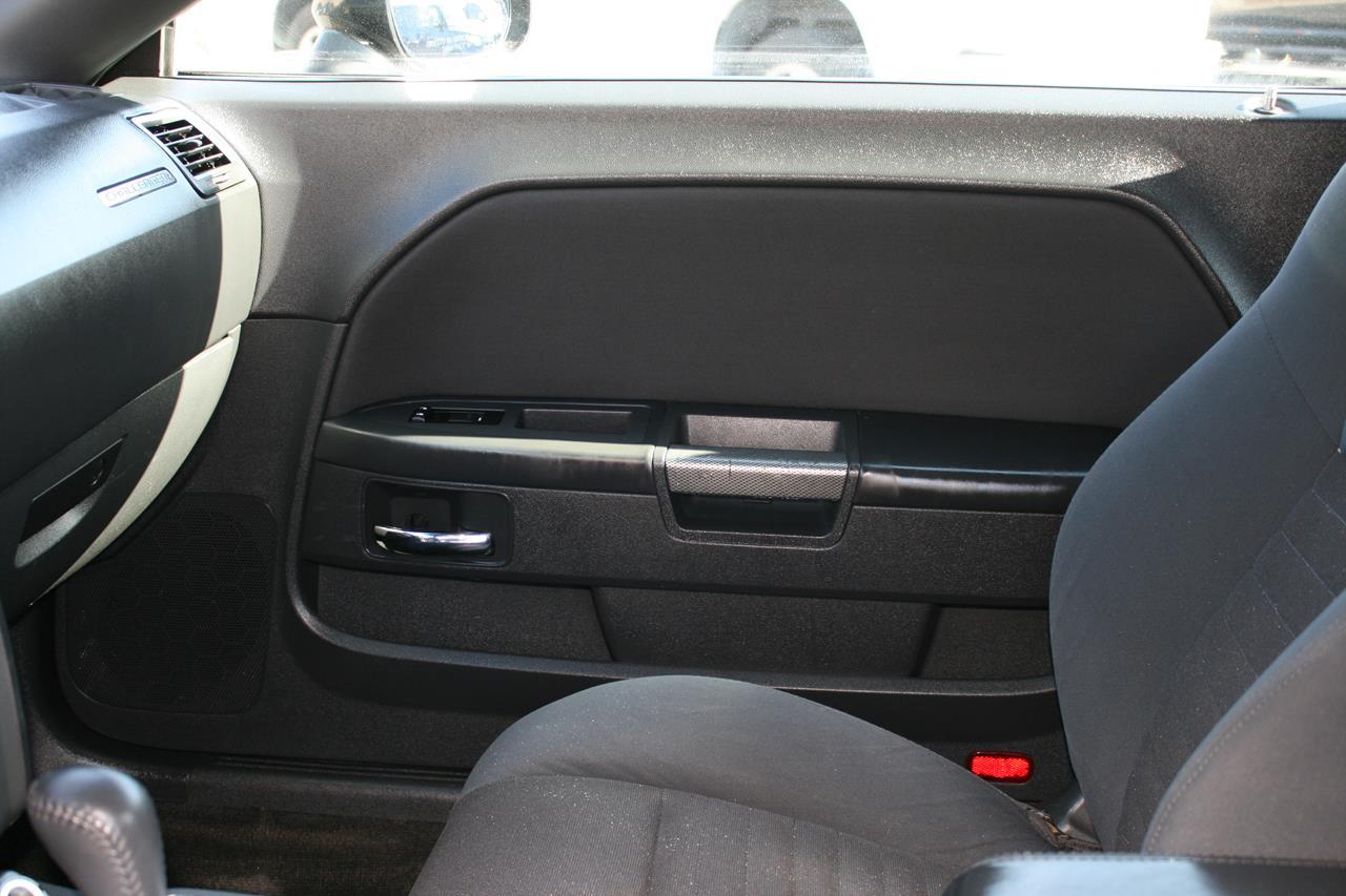 Dodge Challenger 2dr Cpe R/T 2011