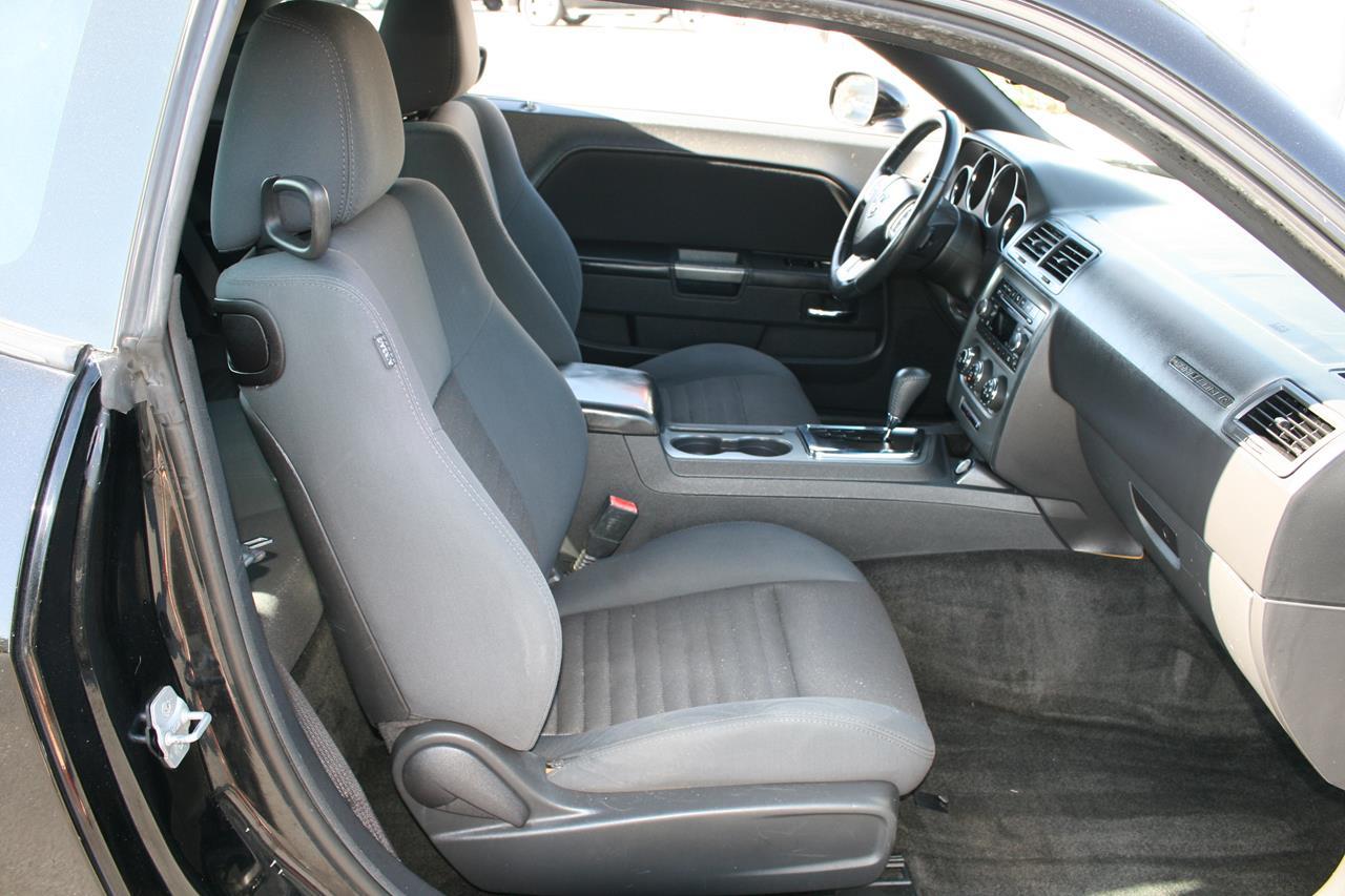 Dodge Challenger 2dr Cpe R/T 2011