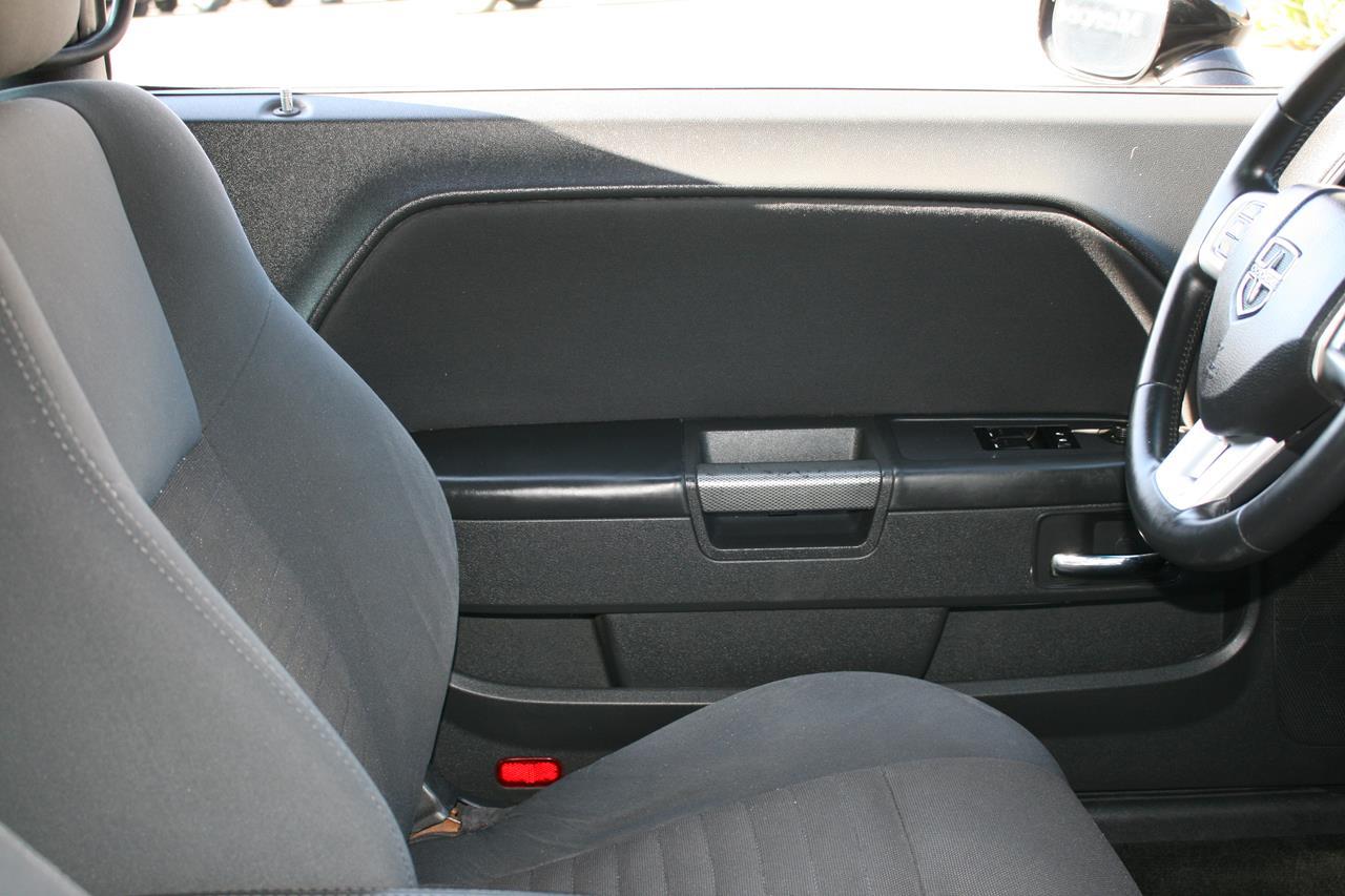 Dodge Challenger 2dr Cpe R/T 2011