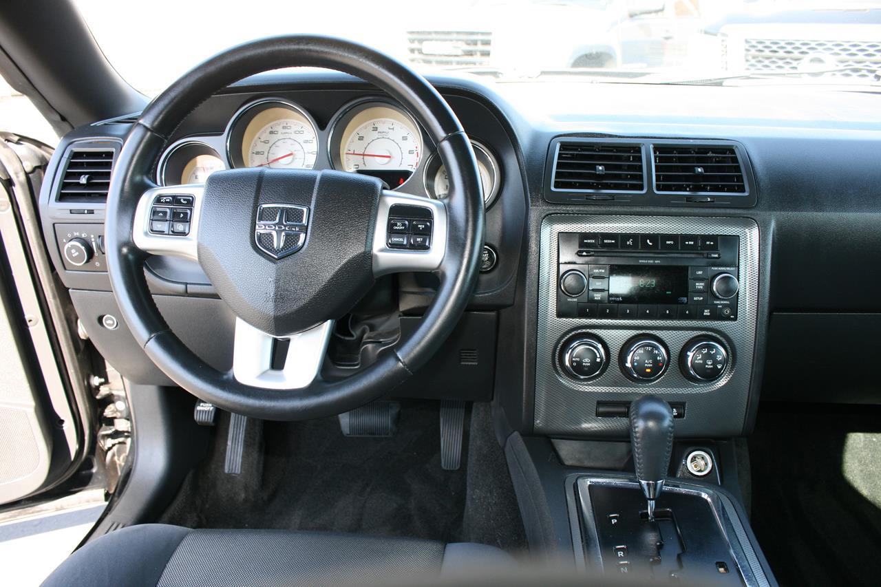 Dodge Challenger 2dr Cpe R/T 2011