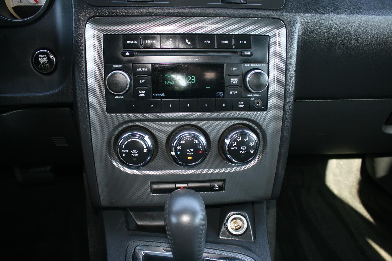 Dodge Challenger 2dr Cpe R/T 2011