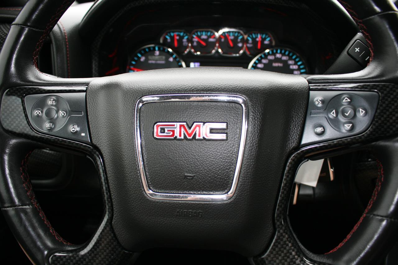 GMC Sierra 1500 4WD Crew Cab 143.5" SLT 2017