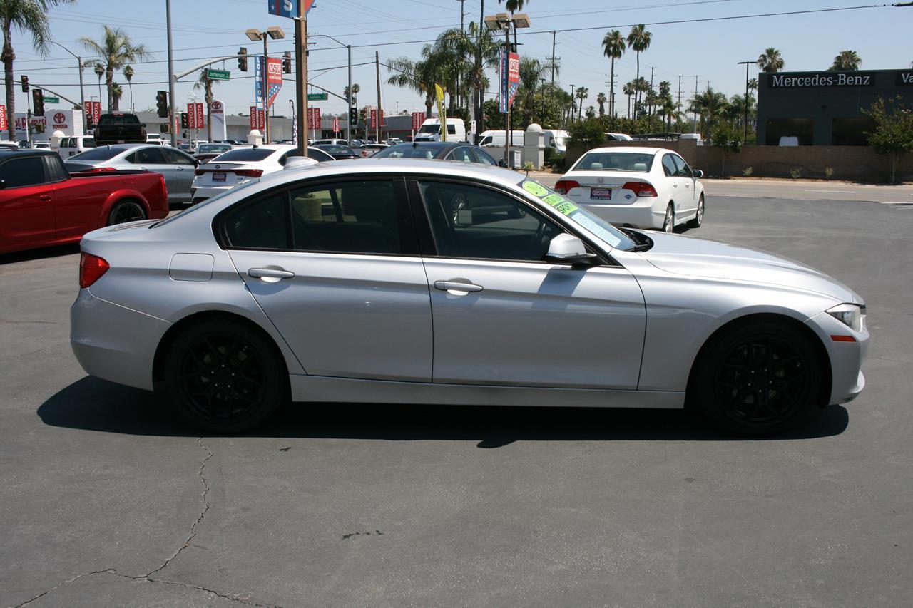 BMW 3 Series 4dr Sdn 320i RWD 2014