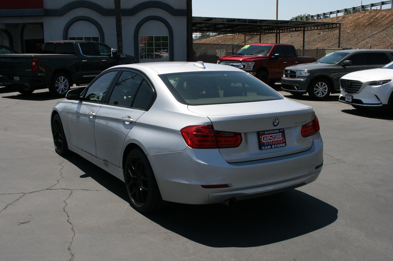 BMW 3 Series 4dr Sdn 320i RWD 2014