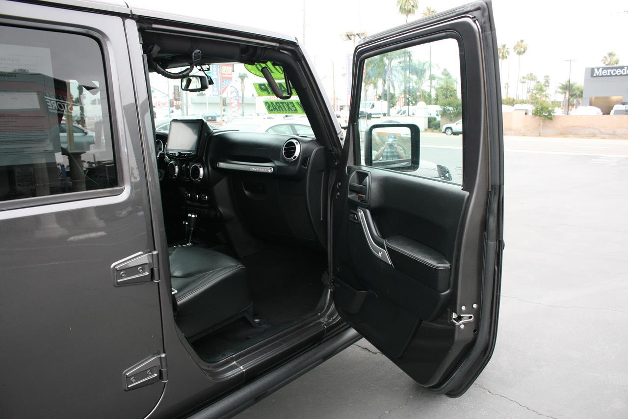 Jeep Wrangler Unlimited 4WD 4dr Rubicon Hard Rock 2016