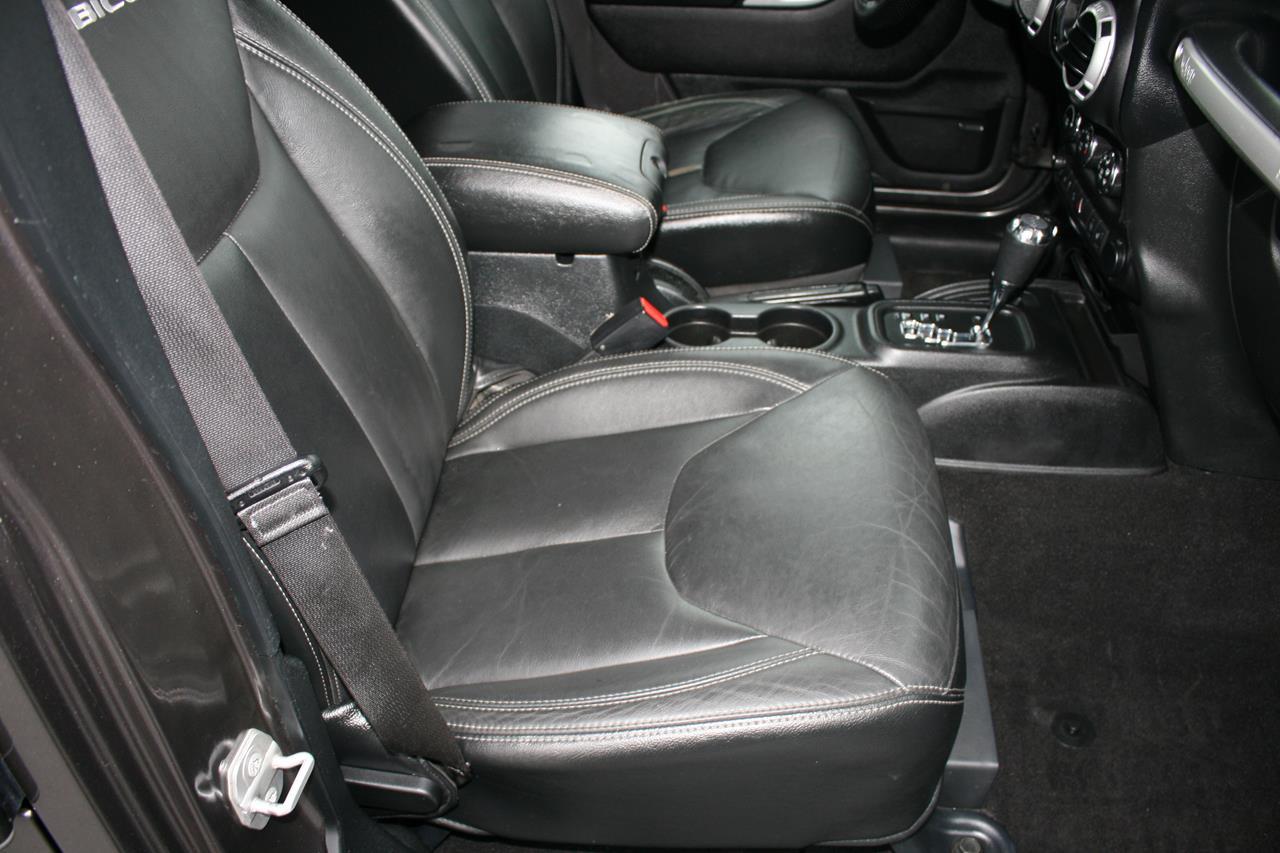 Jeep Wrangler Unlimited 4WD 4dr Rubicon Hard Rock 2016