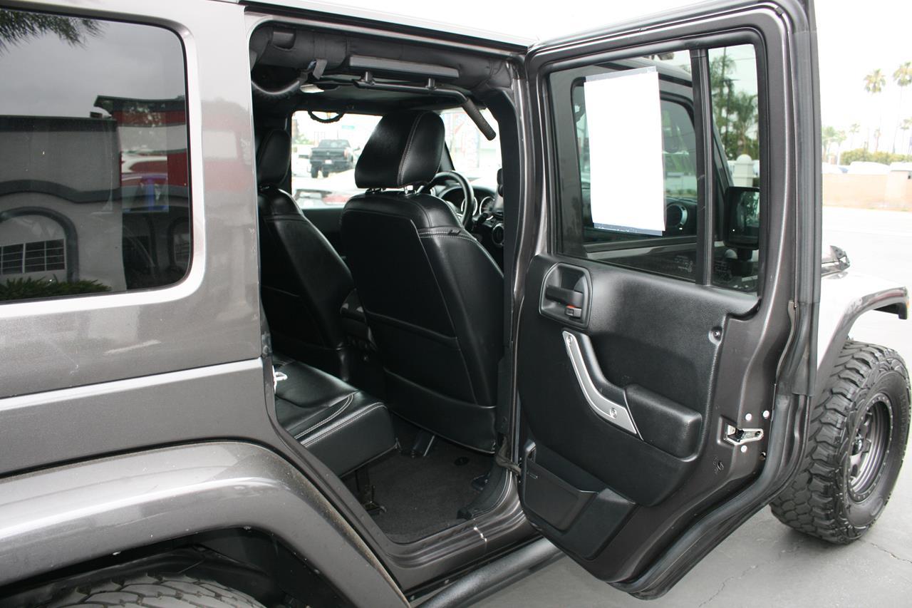 Jeep Wrangler Unlimited 4WD 4dr Rubicon Hard Rock 2016