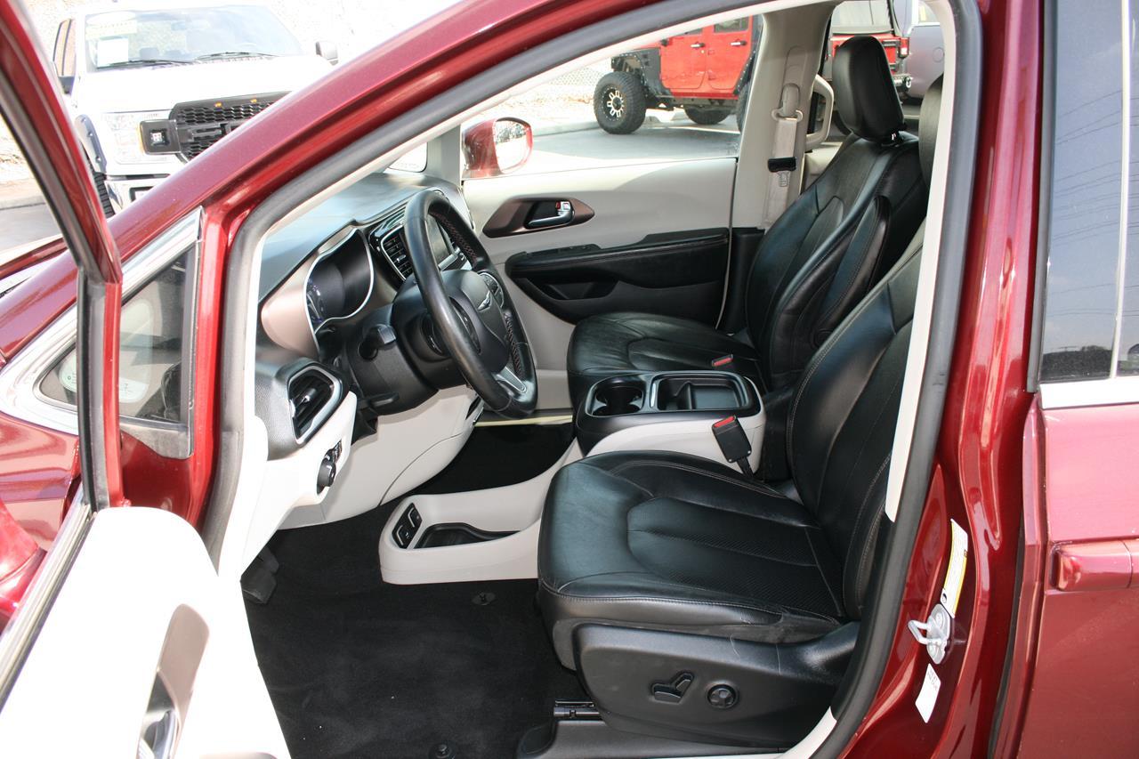 Chrysler Pacifica Touring L FWD 2019