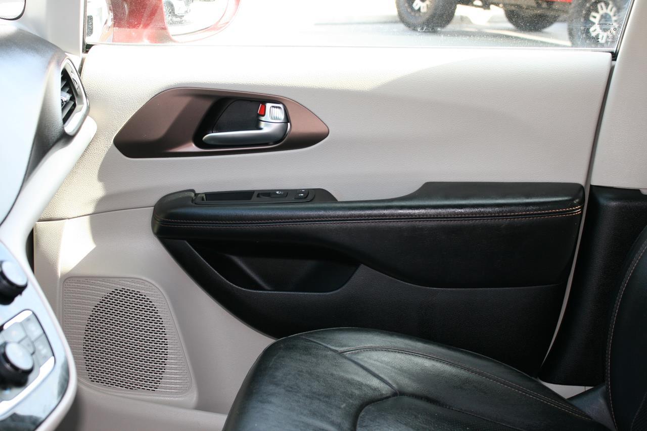 Chrysler Pacifica Touring L FWD 2019