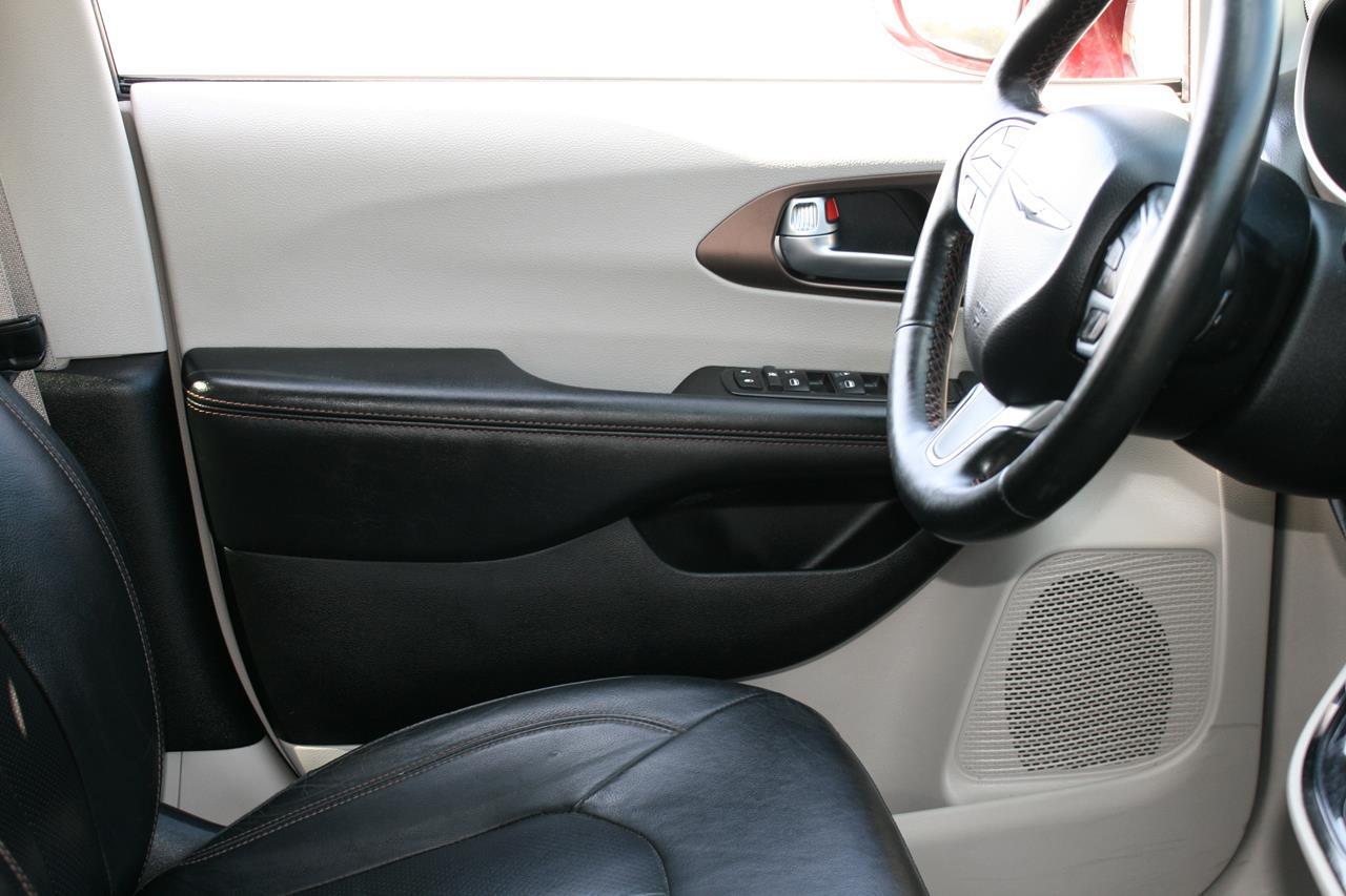 Chrysler Pacifica Touring L FWD 2019