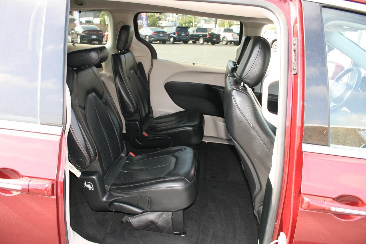 Chrysler Pacifica Touring L FWD 2019