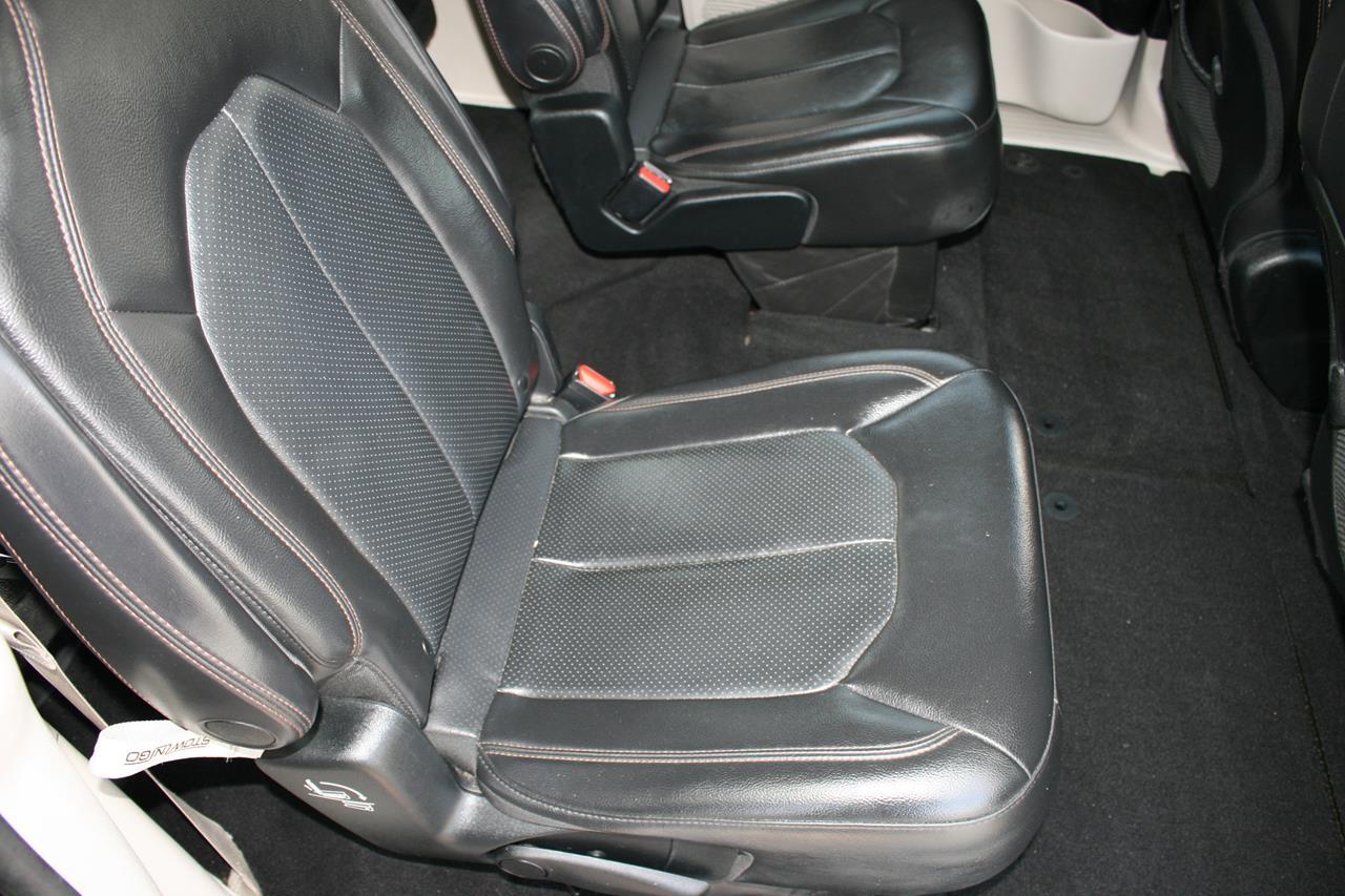 Chrysler Pacifica Touring L FWD 2019