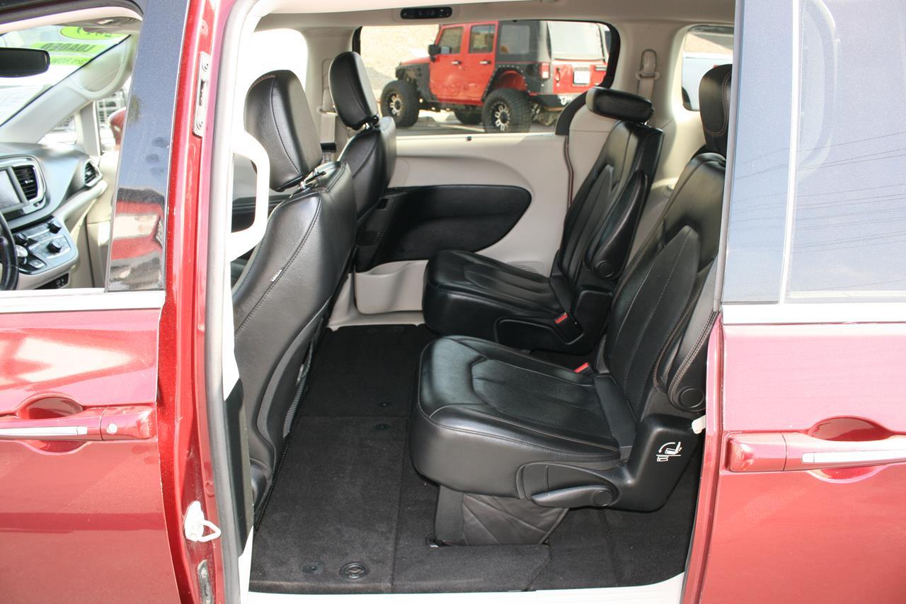 Chrysler Pacifica Touring L FWD 2019