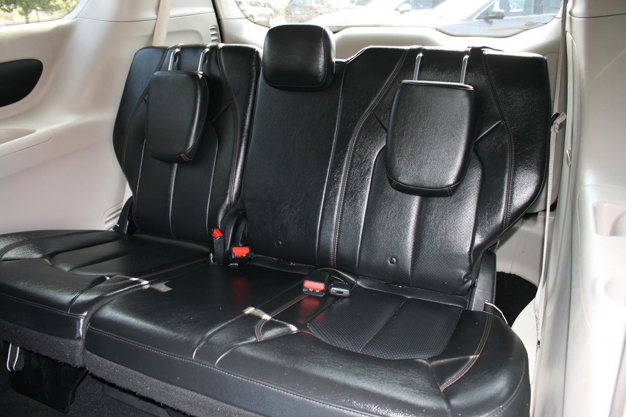 Chrysler Pacifica Touring L FWD 2019
