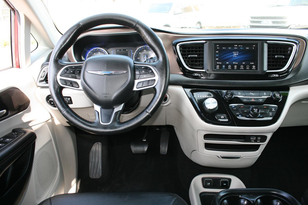 Chrysler Pacifica Touring L FWD 2019