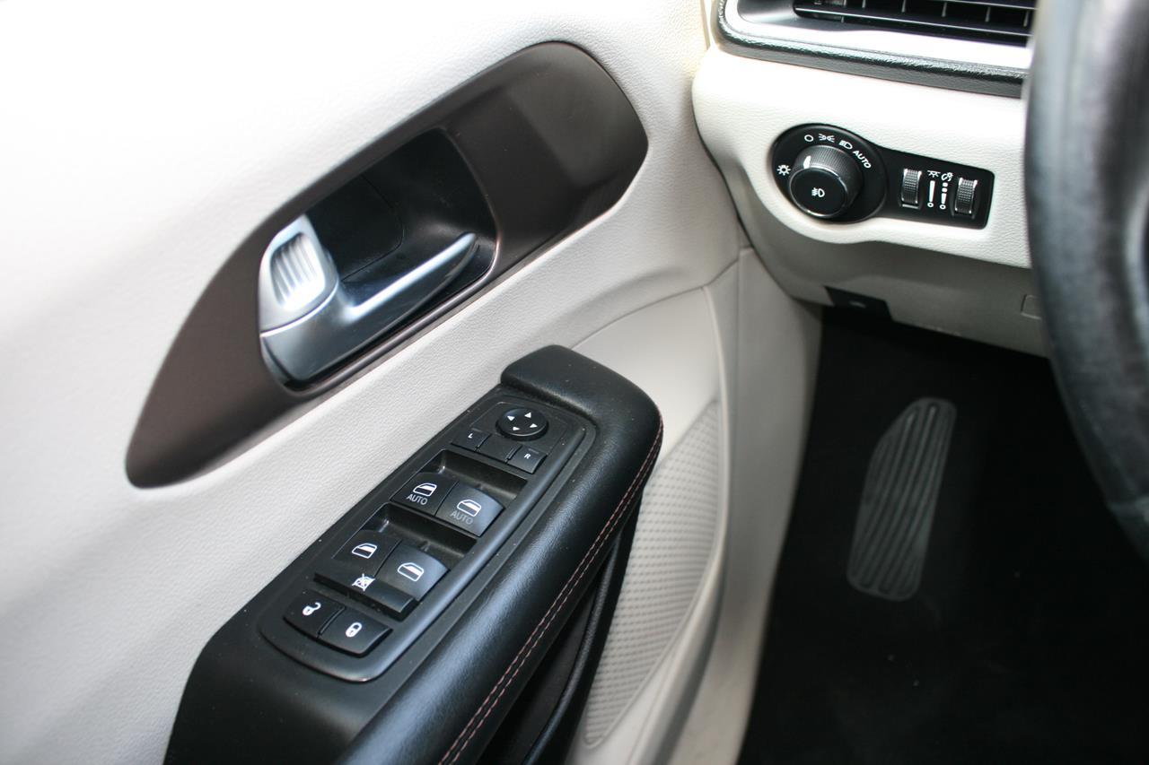 Chrysler Pacifica Touring L FWD 2019
