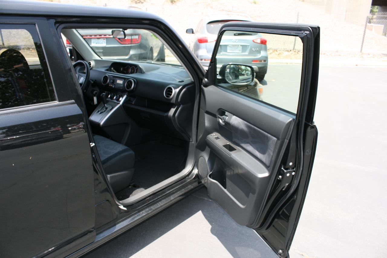 Scion xB 5dr Wgn Auto (Natl) 2012