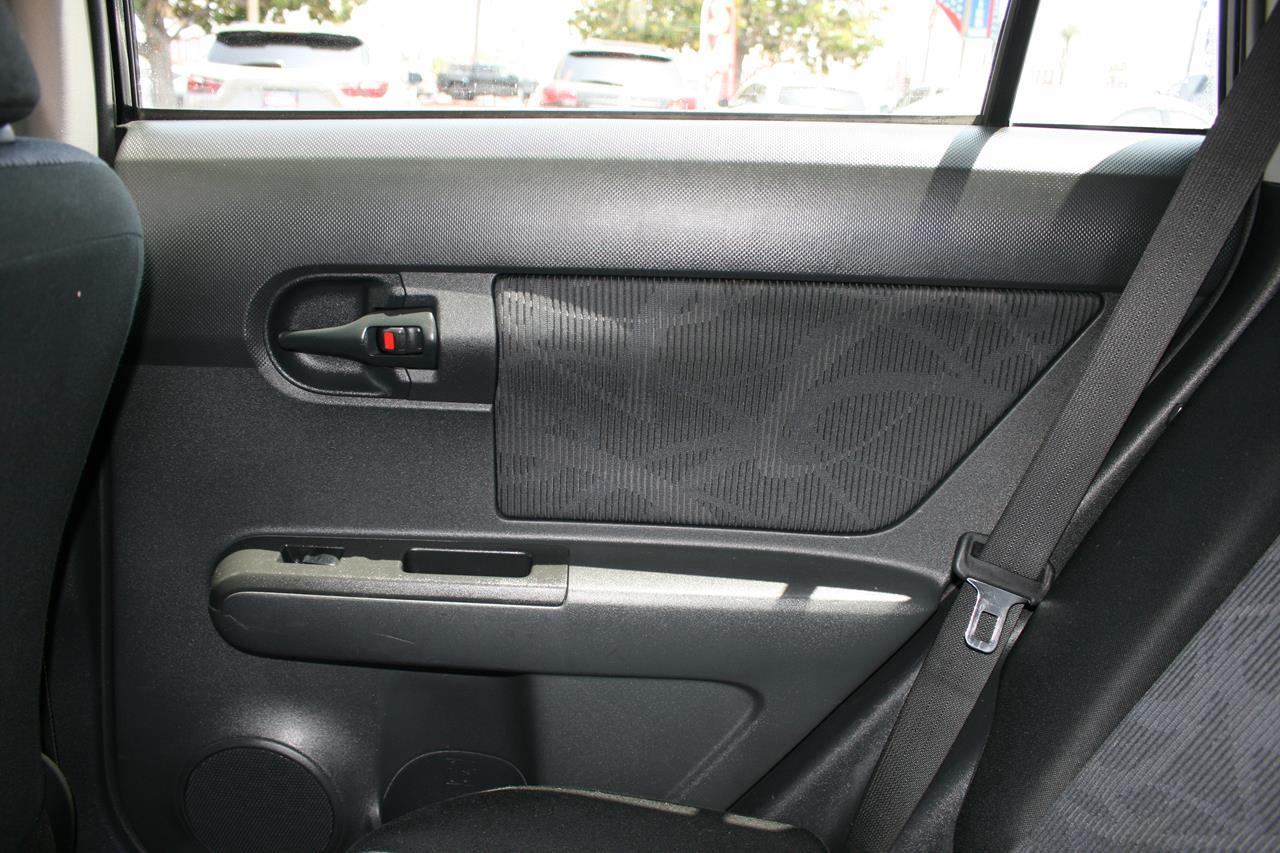 Scion xB 5dr Wgn Auto (Natl) 2012