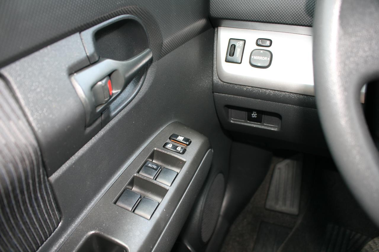 Scion xB 5dr Wgn Auto (Natl) 2012