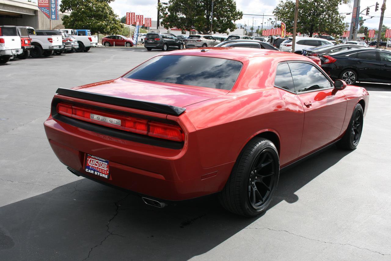 Dodge Challenger 2dr Cpe SXT 2012