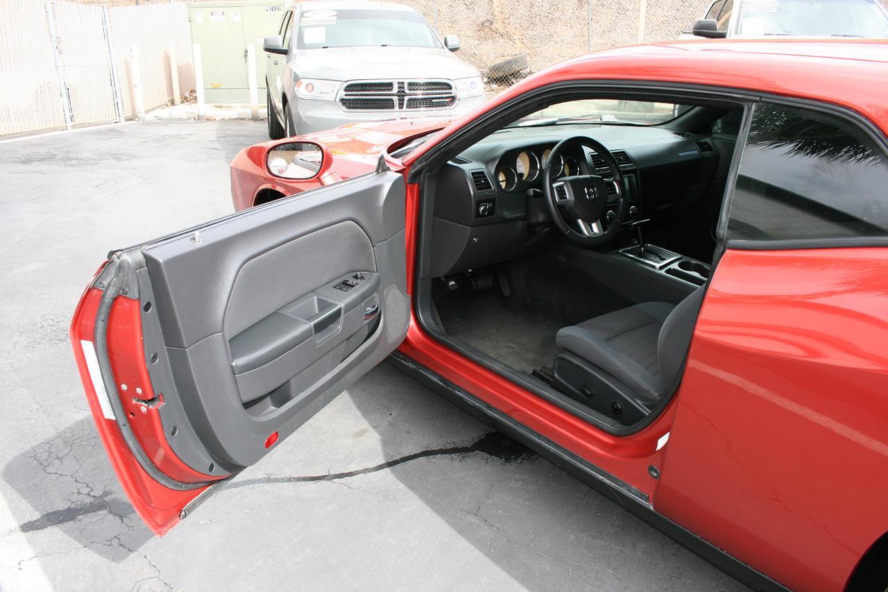 Dodge Challenger 2dr Cpe SXT 2012