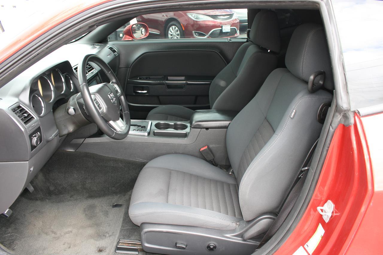 Dodge Challenger 2dr Cpe SXT 2012
