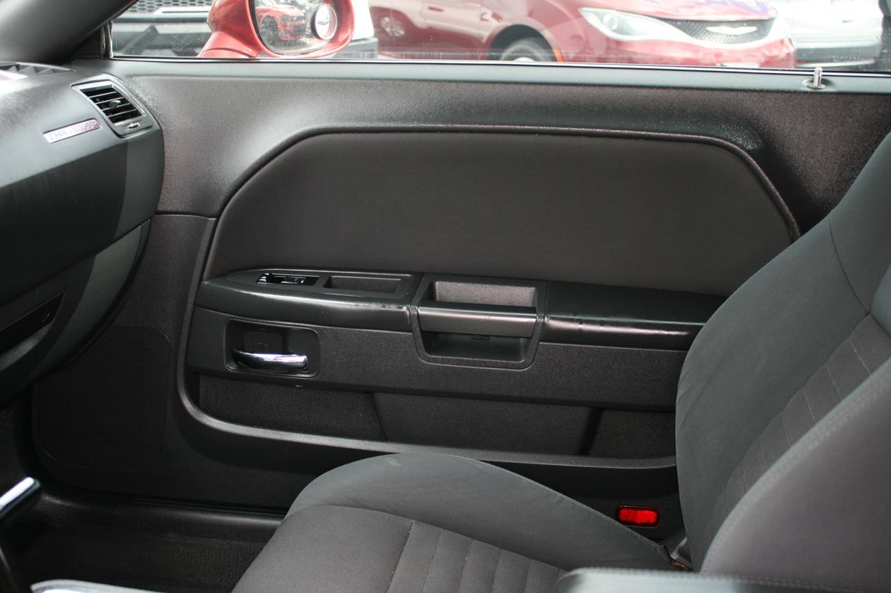 Dodge Challenger 2dr Cpe SXT 2012