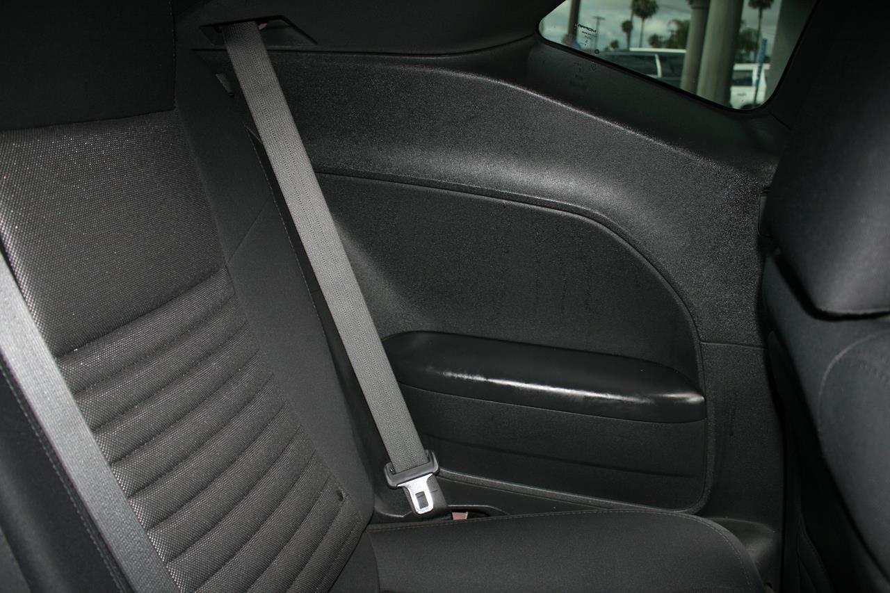 Dodge Challenger 2dr Cpe SXT 2012