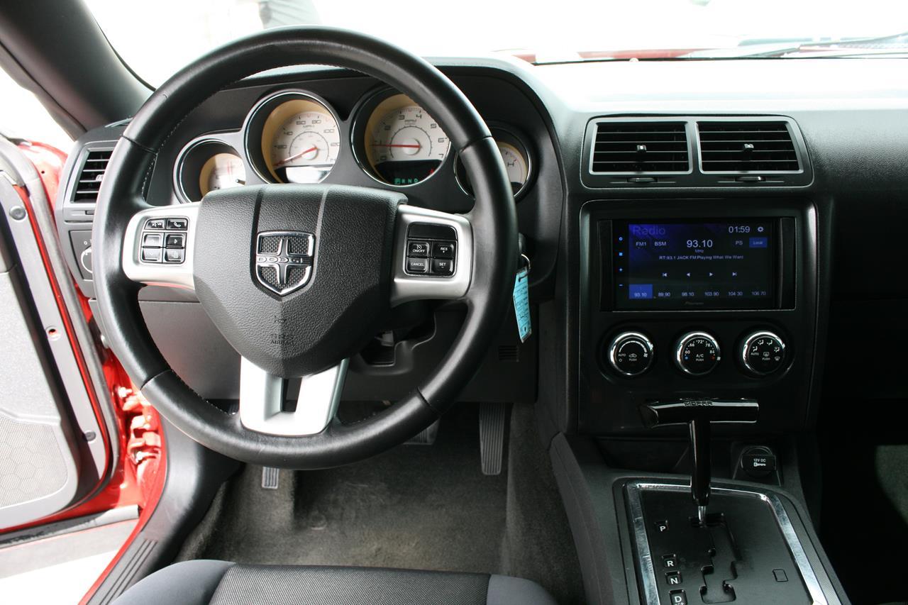 Dodge Challenger 2dr Cpe SXT 2012