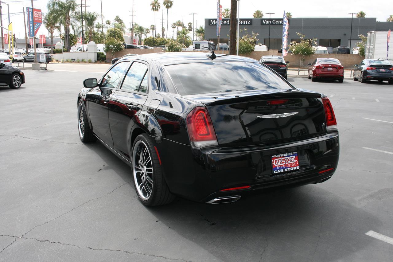 Chrysler 300 4dr Sdn 300S RWD 2015