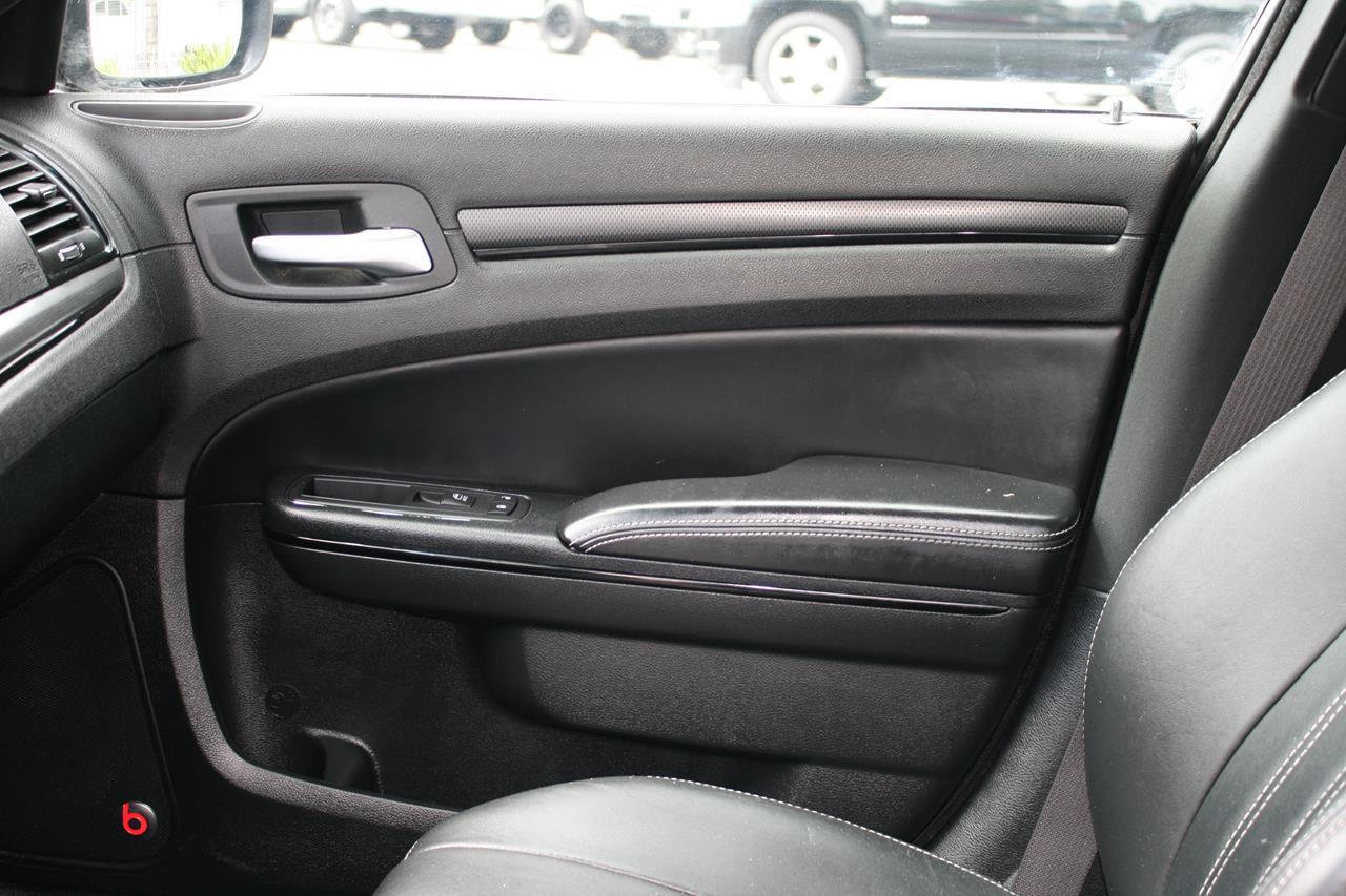 Chrysler 300 4dr Sdn 300S RWD 2015