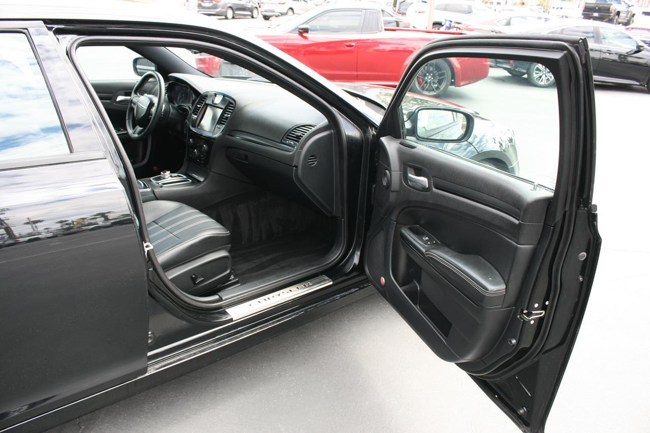 Chrysler 300 4dr Sdn 300S RWD 2015