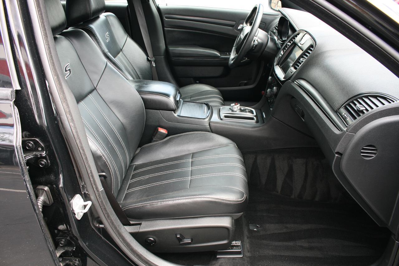 Chrysler 300 4dr Sdn 300S RWD 2015