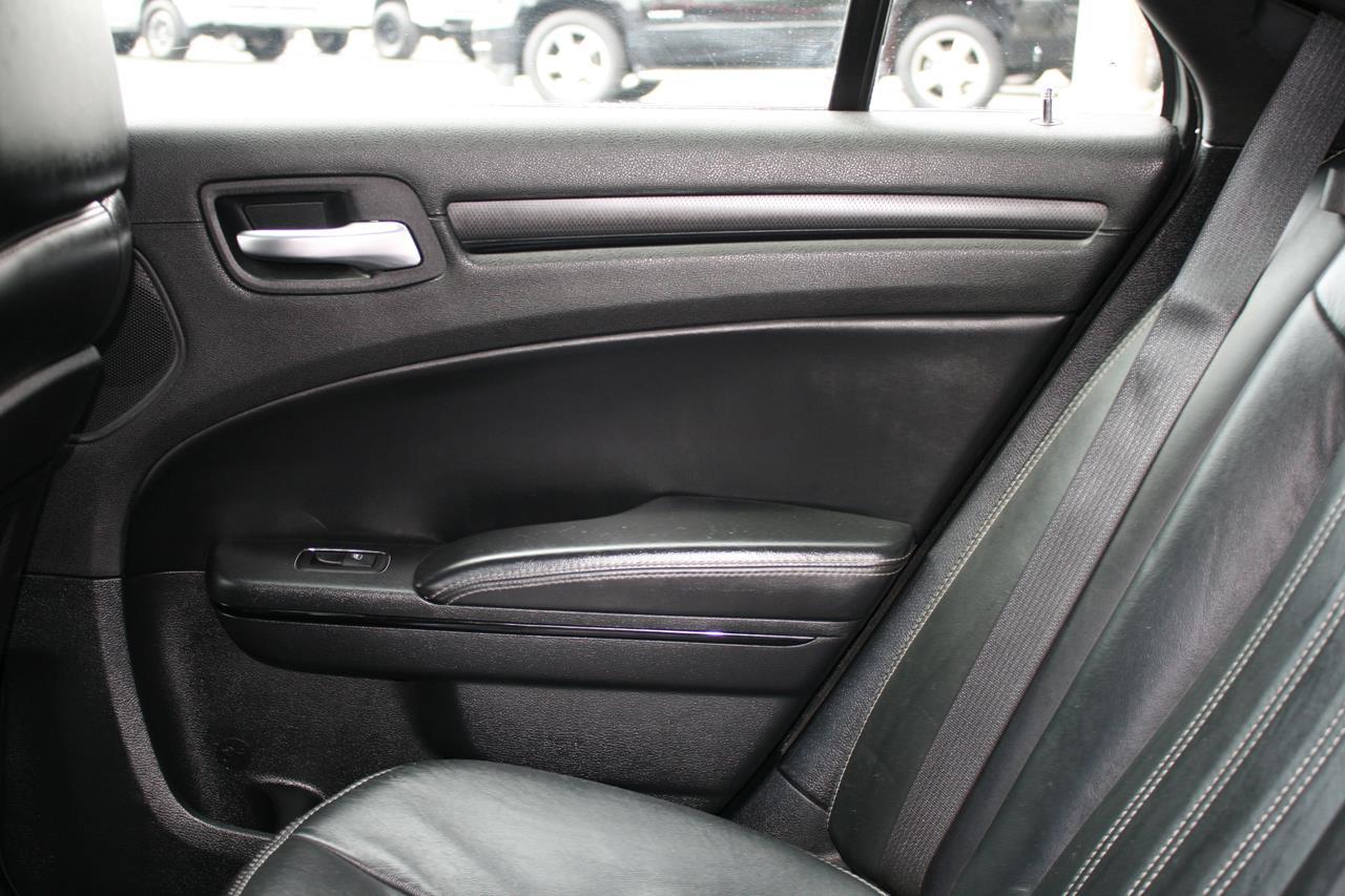 Chrysler 300 4dr Sdn 300S RWD 2015