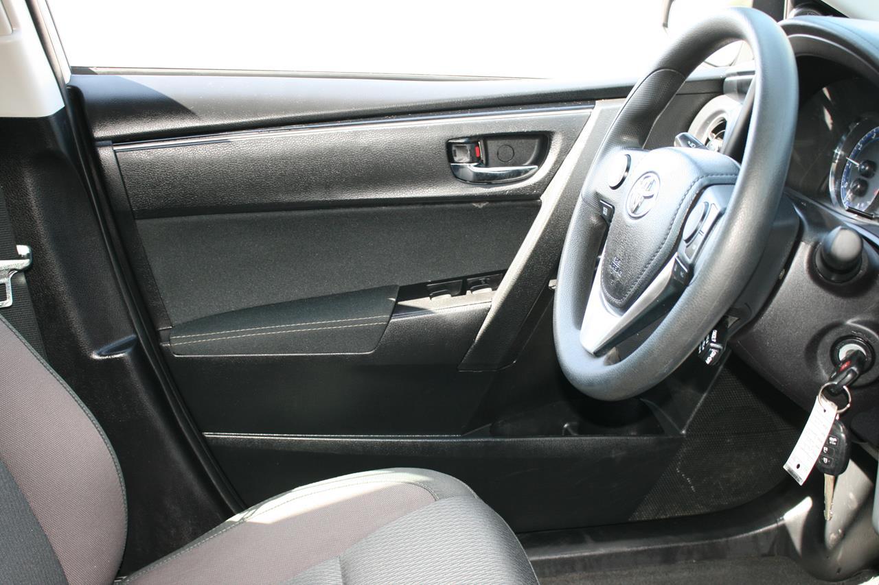 Toyota Corolla LE CVT (Natl) 2018