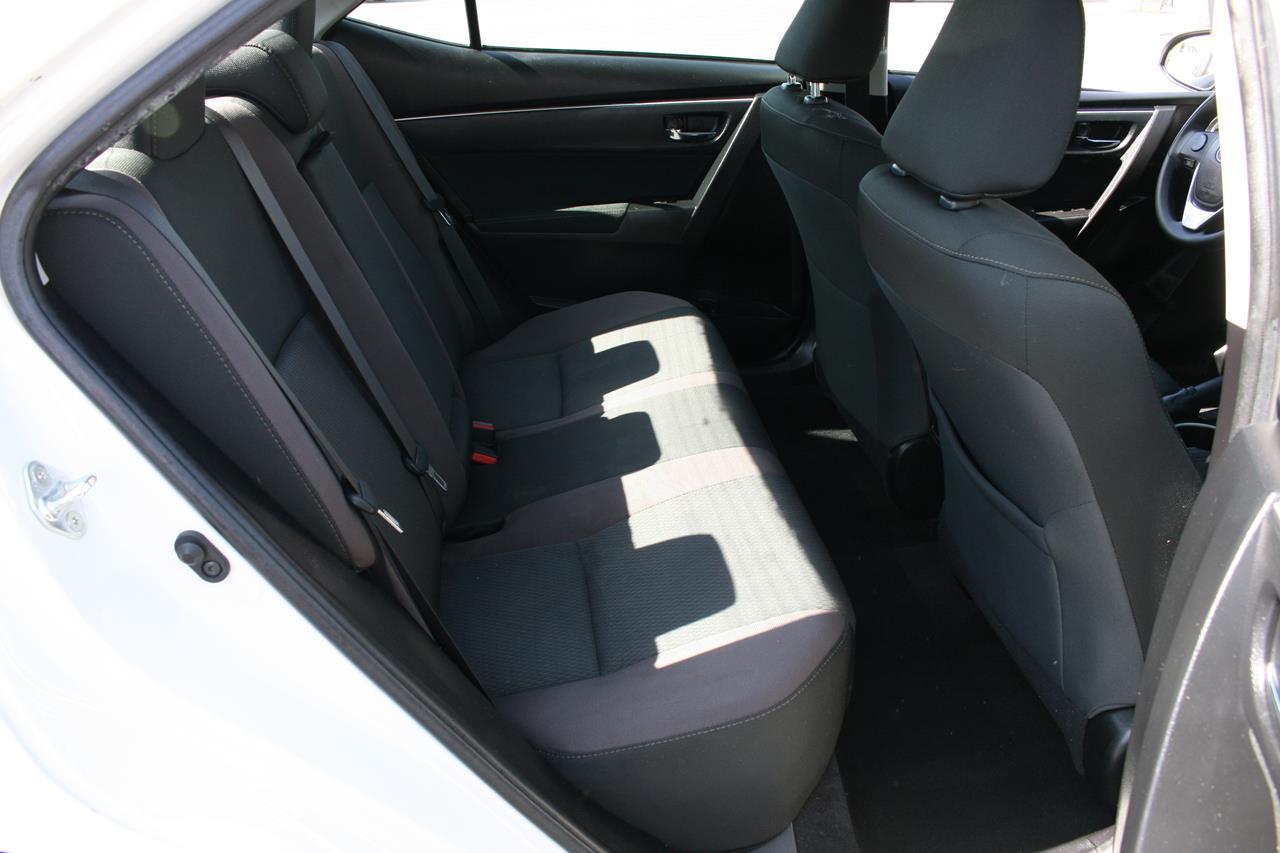 Toyota Corolla LE CVT (Natl) 2018