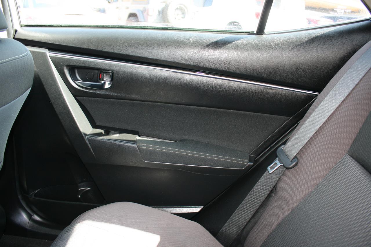 Toyota Corolla LE CVT (Natl) 2018