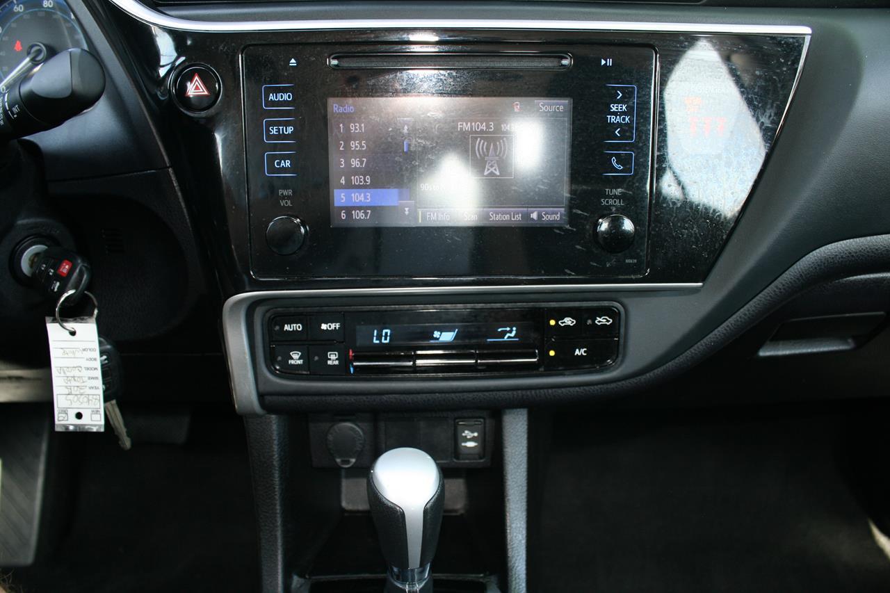 Toyota Corolla LE CVT (Natl) 2018