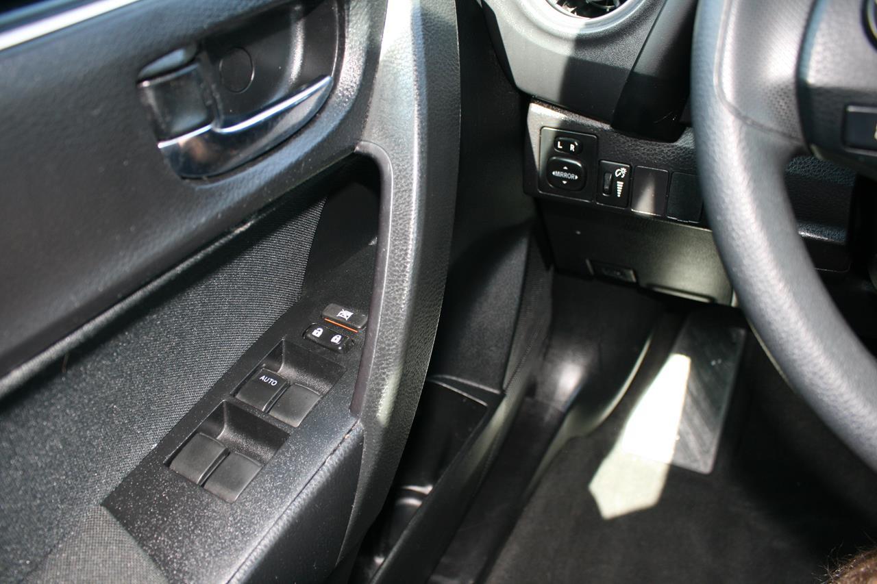 Toyota Corolla LE CVT (Natl) 2018
