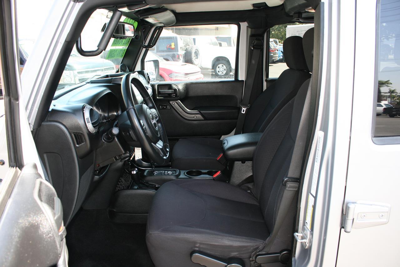 Jeep Wrangler Unlimited 4WD 4dr Sport 2013